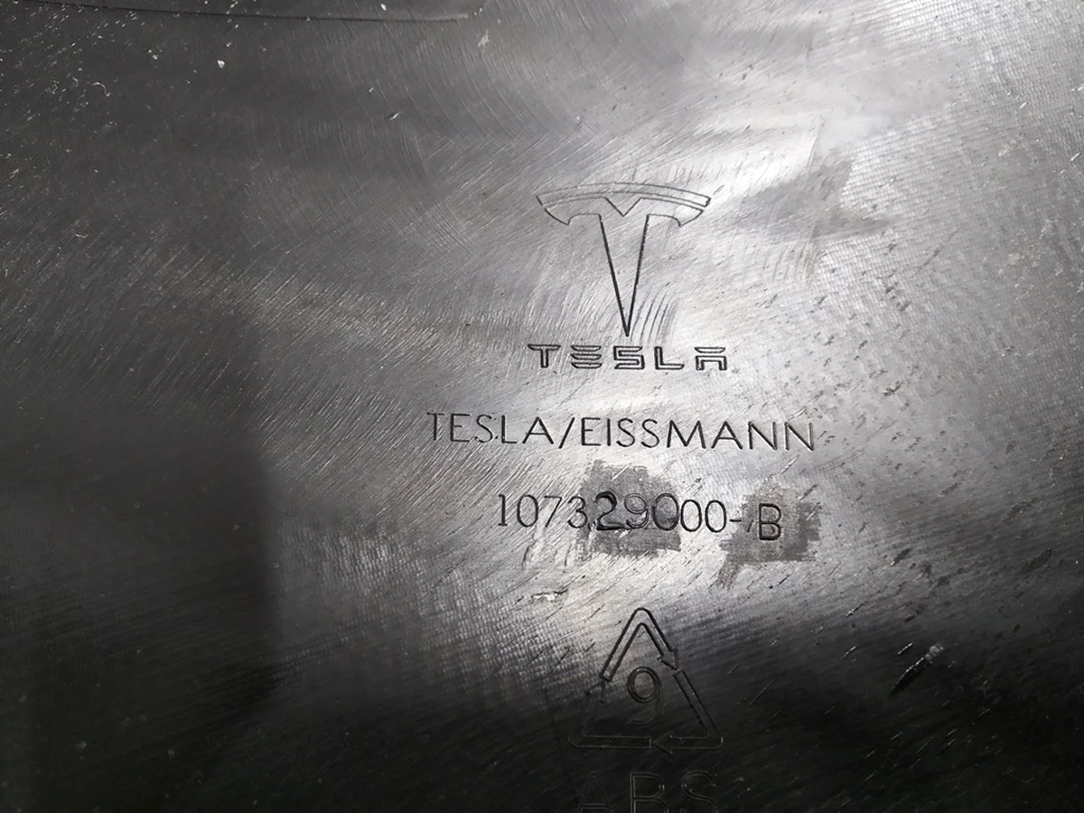 1 Assembly, MX RD C-pillar lower, RH Tesla Model X 1073290-00-E