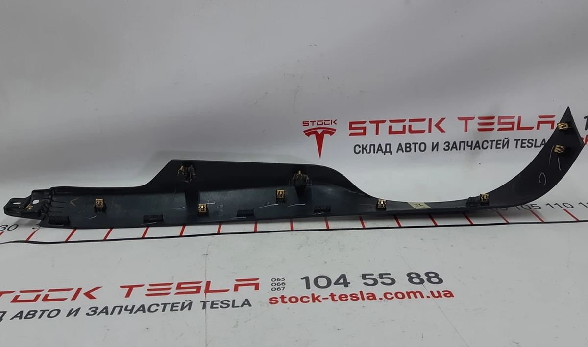 7 Панель багажного отделения левая пластик Tesla model X 1073292-00-E