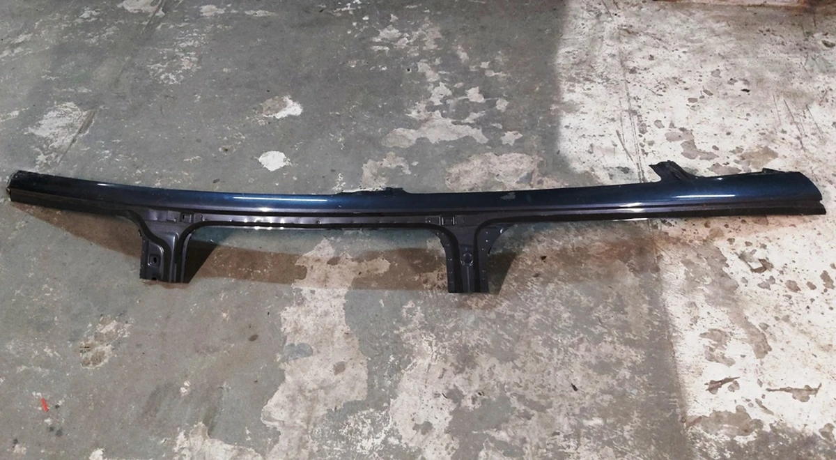 1 Кузовная панель крыши правая сторона Tesla model 3 1073671-1073665