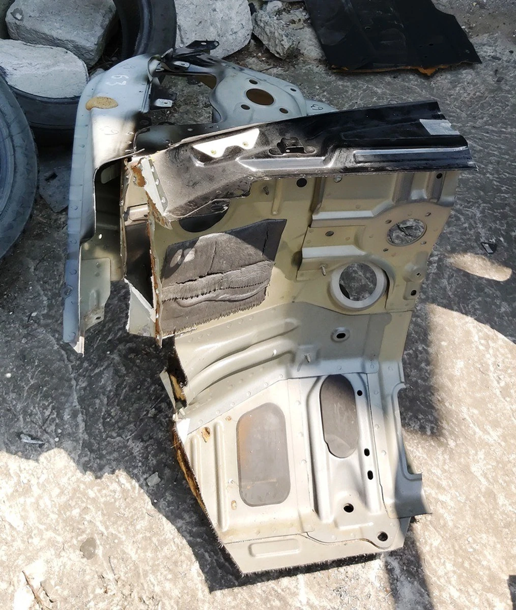 2 Четверть передняя левая нижняя часть лонжерон, стакан, полочка крыла PBSB Tesla model 3 1073679-S0-A