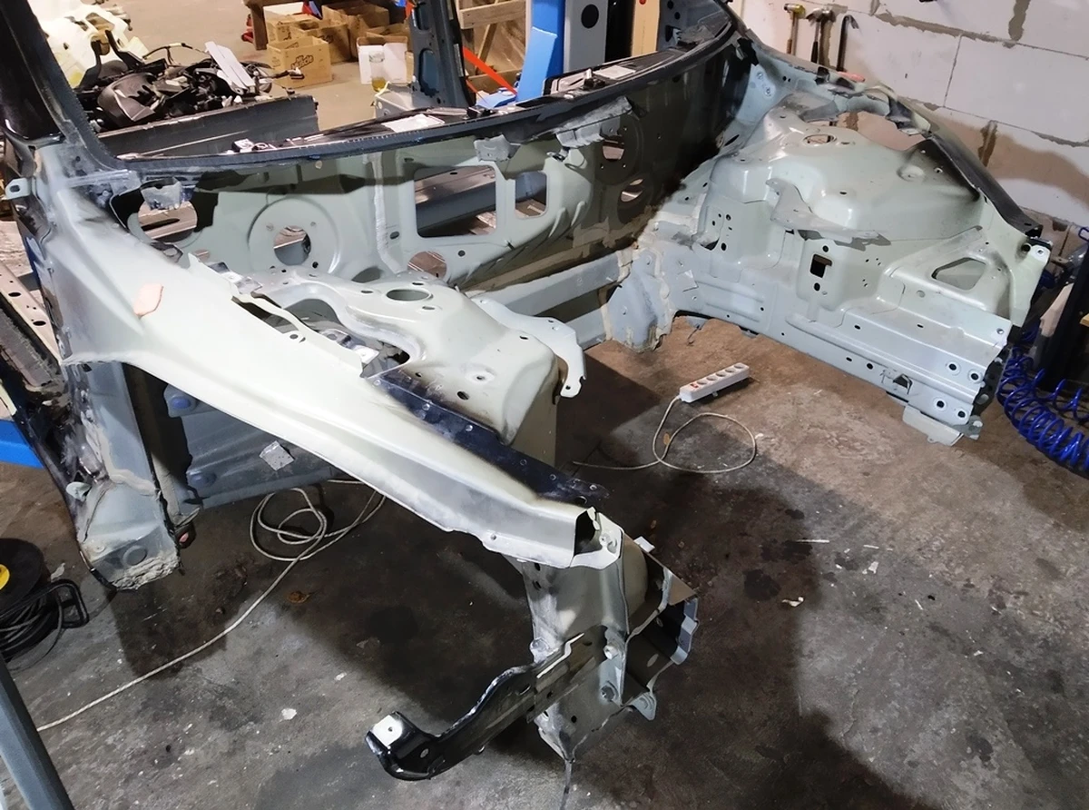 1 Комплект передніх внутрішніх кузовних панелей (морда) у зборі Tesla model 3 1075042-00-Z