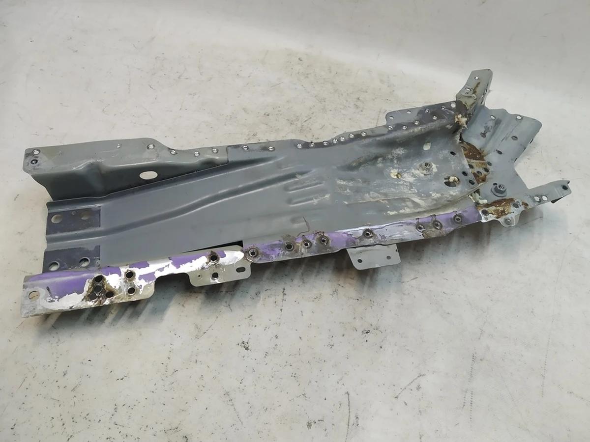 13 Передняя внутрення панель лонжерона правая с креплением и панель усиления в сборе Tesla model Y 1080464-S0-M, 1080478-S0-G