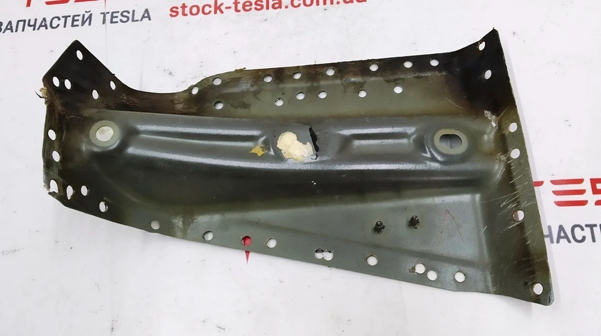 31 Quarter front left side member reinforcement upper Tesla model 3 1075945-S0-A