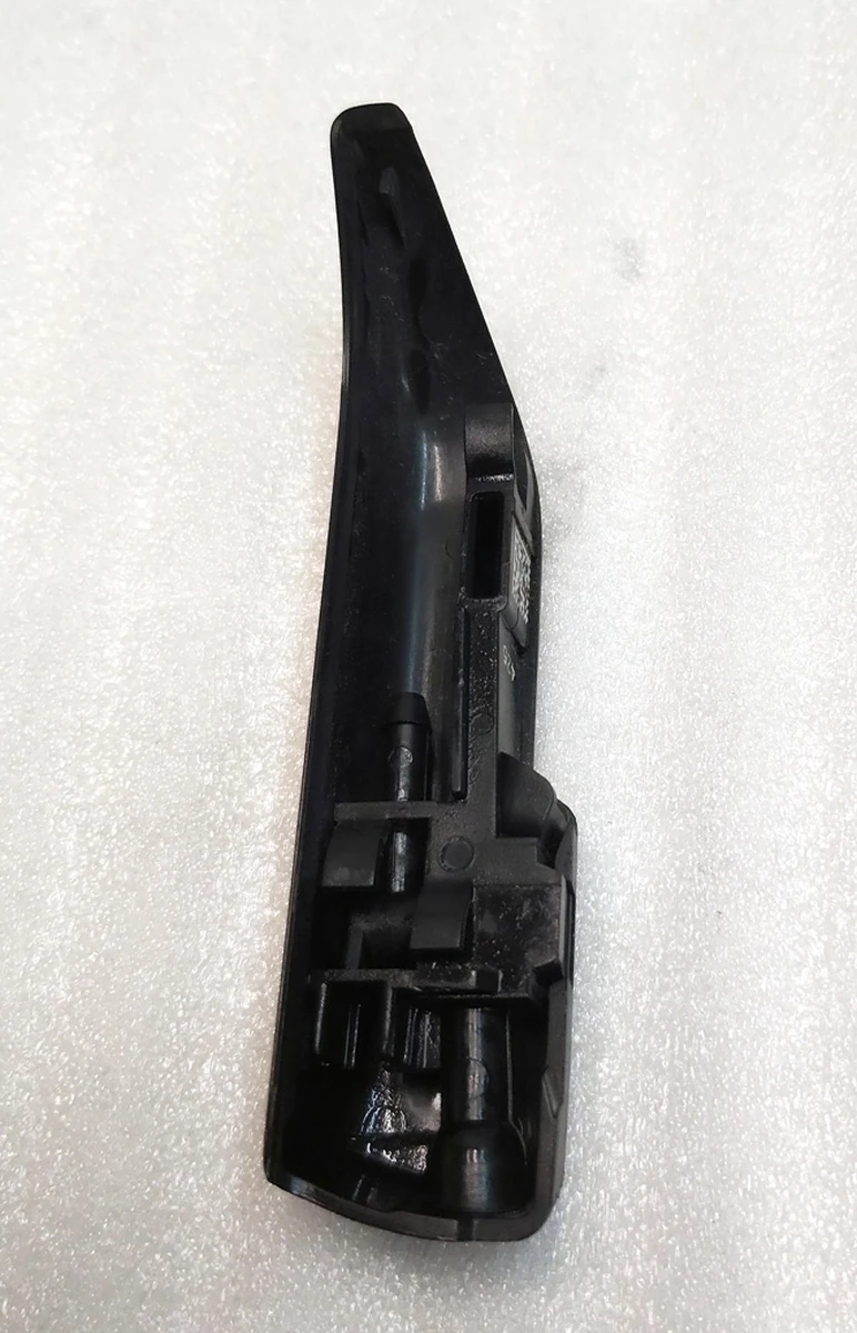 3 Nozzle of the lever of a screen wiper right Tesla model 3 1076729-00-B