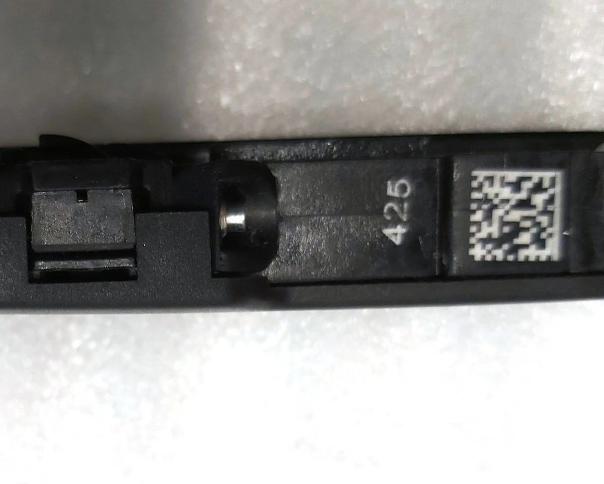 3 Nozzle of the lever of a screen wiper right Tesla model 3 1076729-00-B