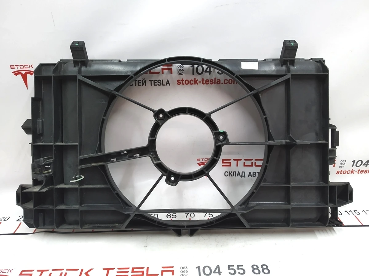4 Диффузор вентилятора системы охлаждения Tesla model 3 1077084-00-D