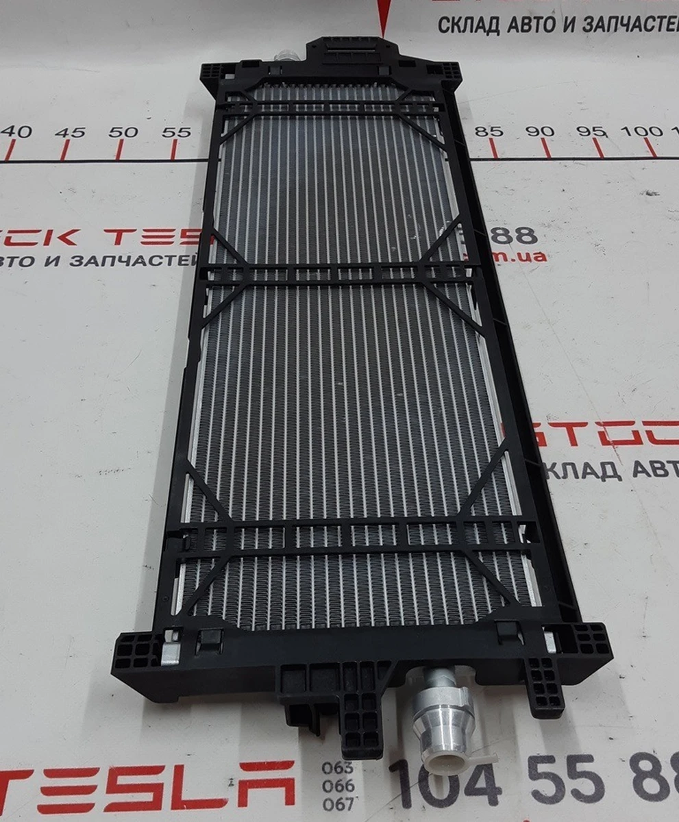 1 Радиатор охлаждения основной NEW Tesla model 3 1077082-00-C