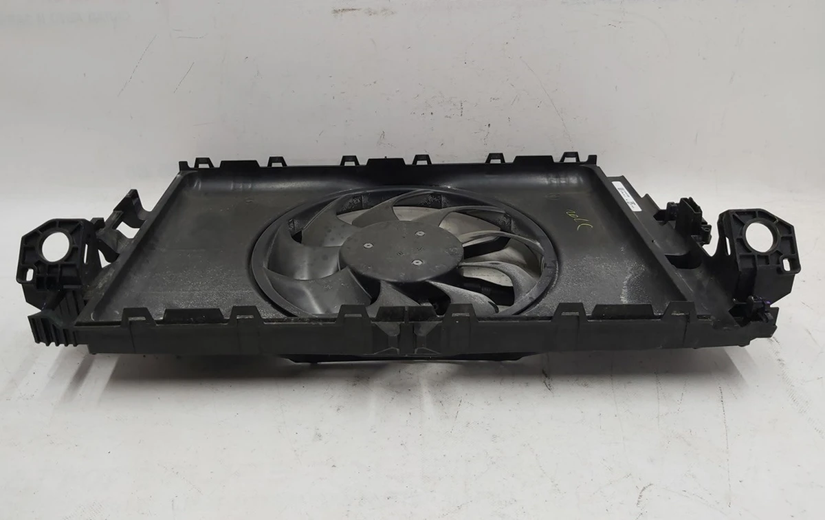 4 COOLING FAN AND SHROUD, M3 without bushings and pillows Tesla model 3 1077084-00-D