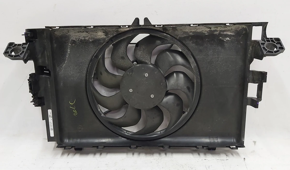 4 COOLING FAN AND SHROUD, M3 without bushings and pillows Tesla model 3 1077084-00-D