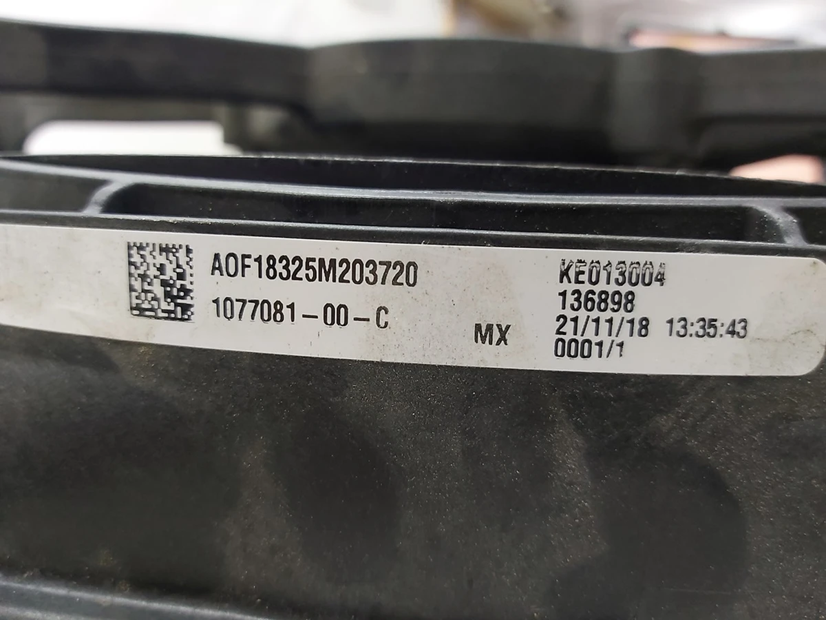 4 COOLING FAN AND SHROUD, M3 without bushings and pillows Tesla model 3 1077084-00-D