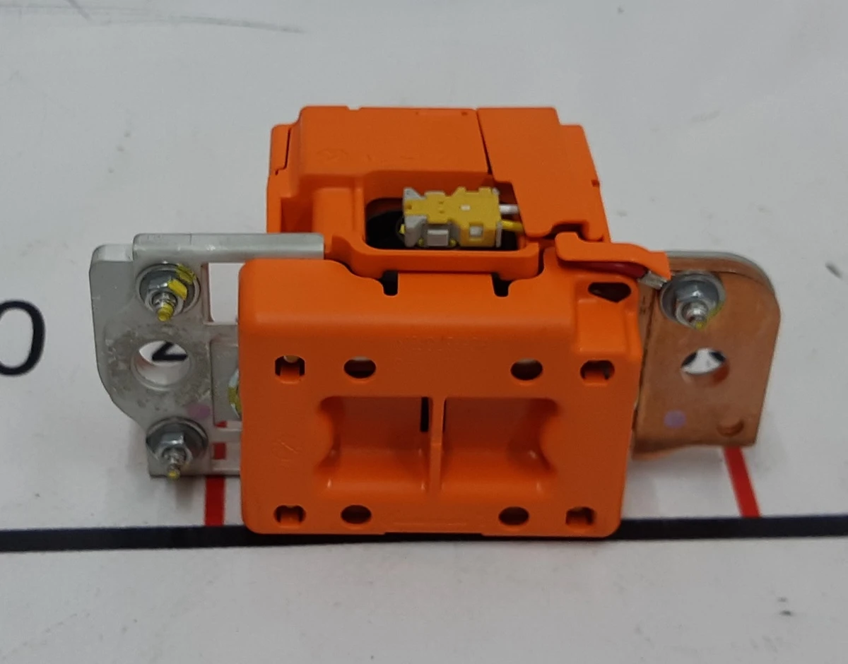 Main battery fuse with squib assembly Tesla model S 1077177-00-B