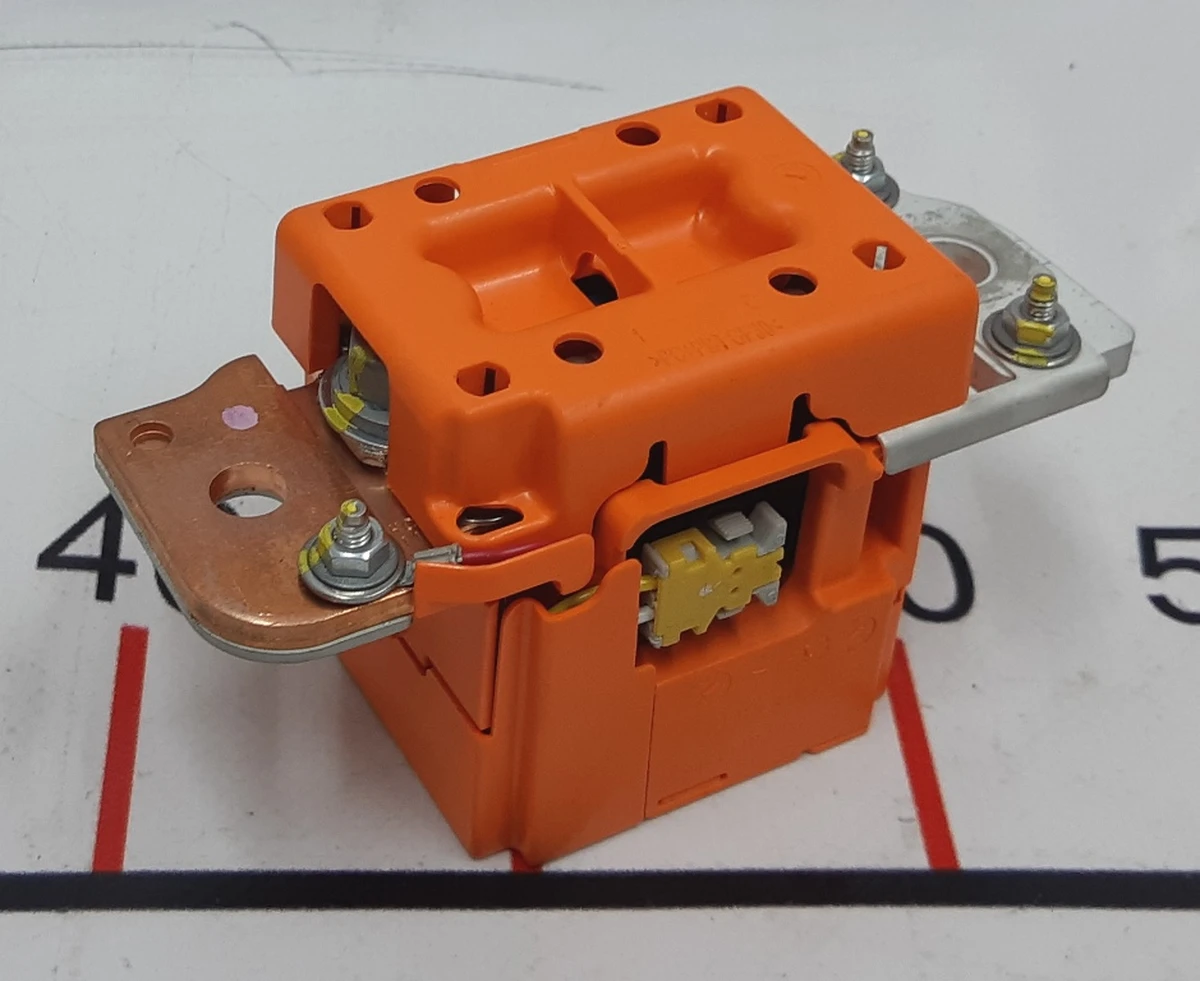 Main battery fuse with squib assembly Tesla model S 1077177-00-B