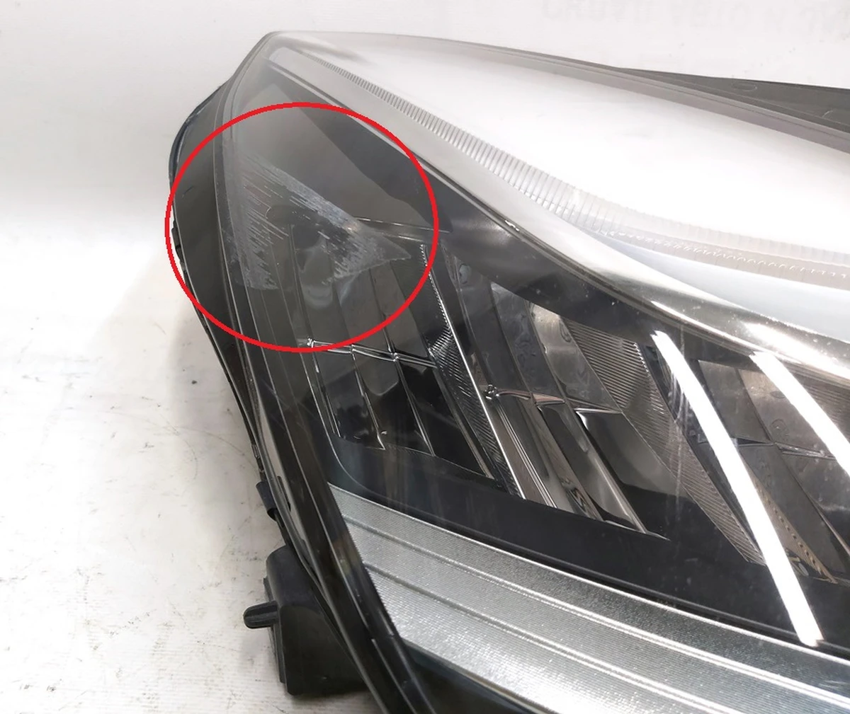 2 Фара головна права UP LEVEL (USA) із пошкодженням Tesla Model 3, Model Y 1077372-00-L