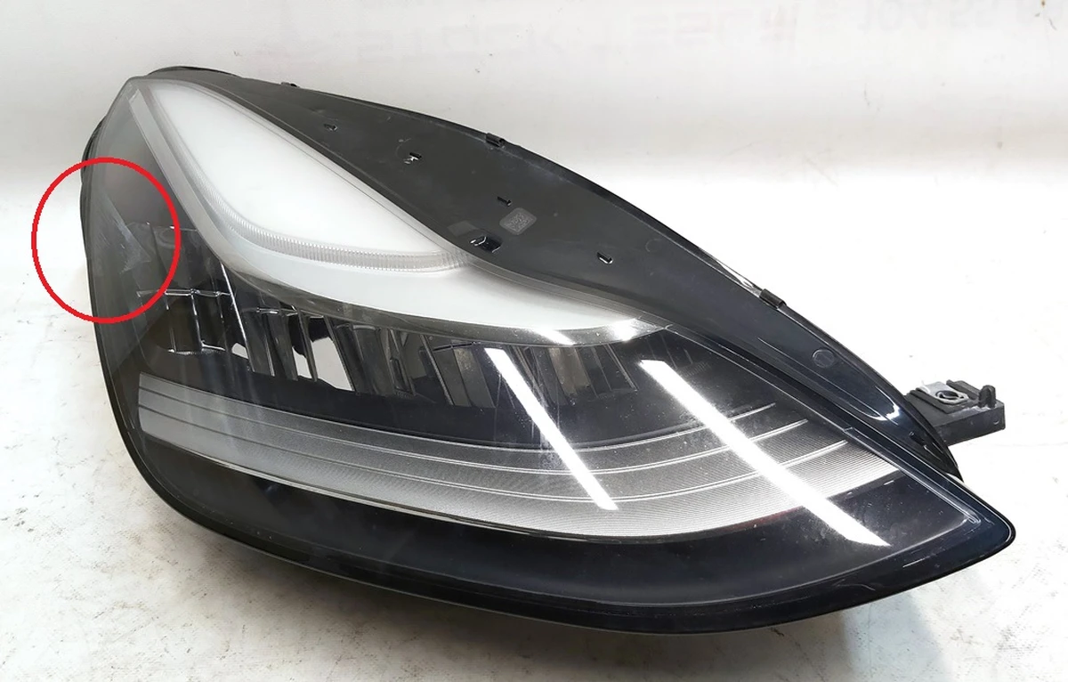 2 Фара головна права UP LEVEL (USA) із пошкодженням Tesla Model 3, Model Y 1077372-00-L