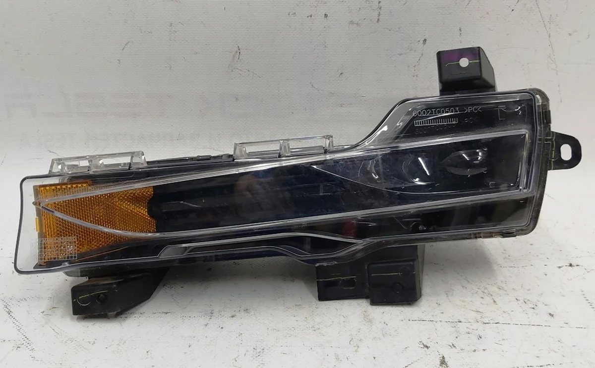 1 LAMP ASSEMBLY FASCIA LAMP SAE BASE LEFT HAND Tesla model 3 1077389-00-F