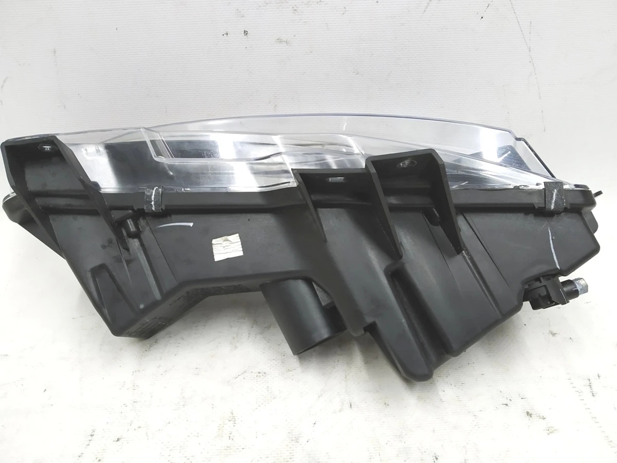 1 Фара ліва (повна) UP-LEVEL Tesla model 3 1077391-00-F