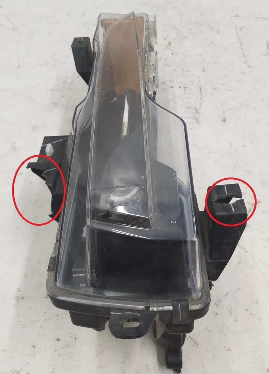 1 LAMP ASY, FASCIA LAMP, SAE UP-LEVEL, LH with damage Tesla model 3 1077391-00-F