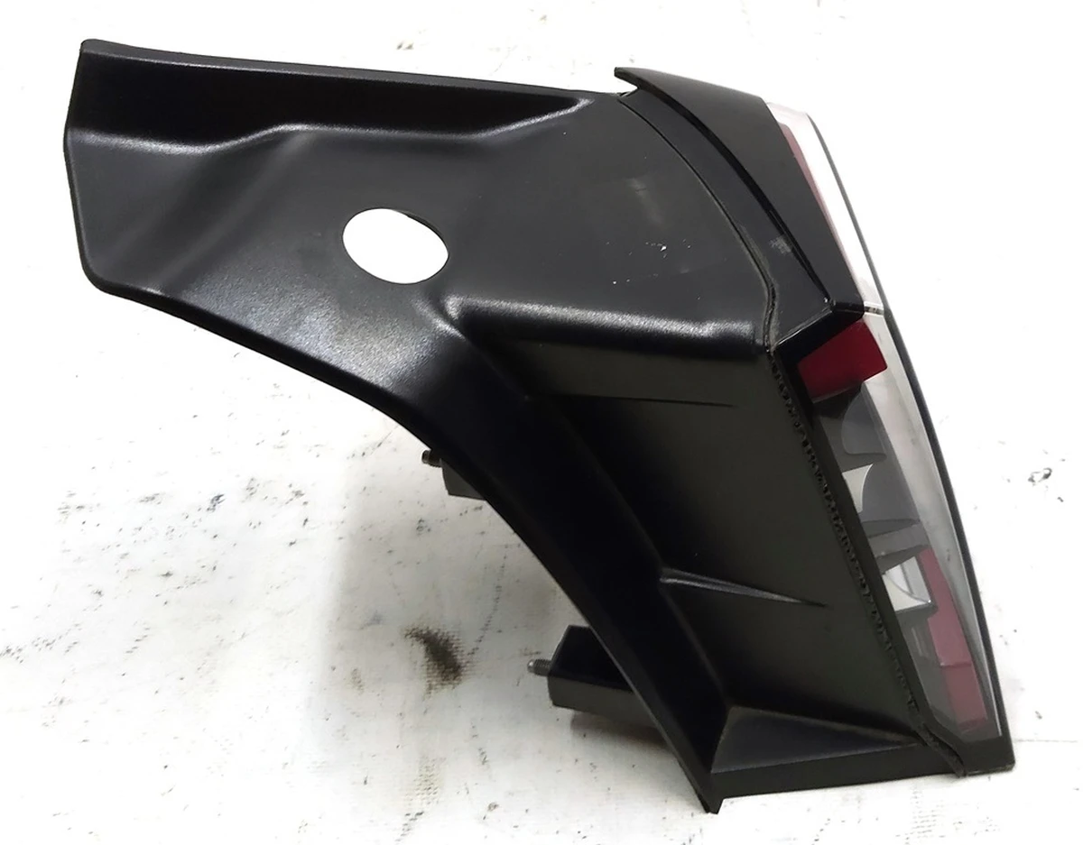 2 Фонарь правый наружный (USA) Tesla model 3 model Y 1077398-00-F