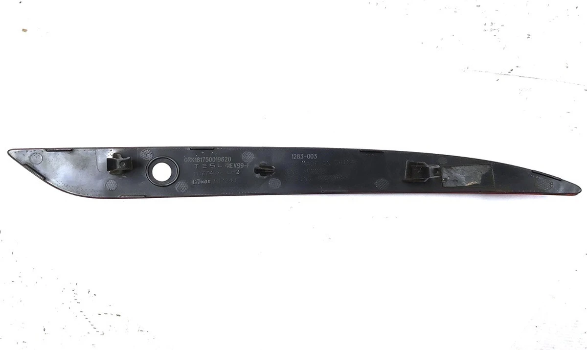 6 Відбивач заднього бампера лівий пасивний Tesla model 3 1077406-00-F