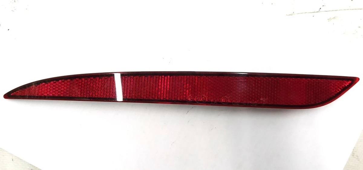 6 Відбивач заднього бампера лівий пасивний Tesla model 3 1077406-00-F