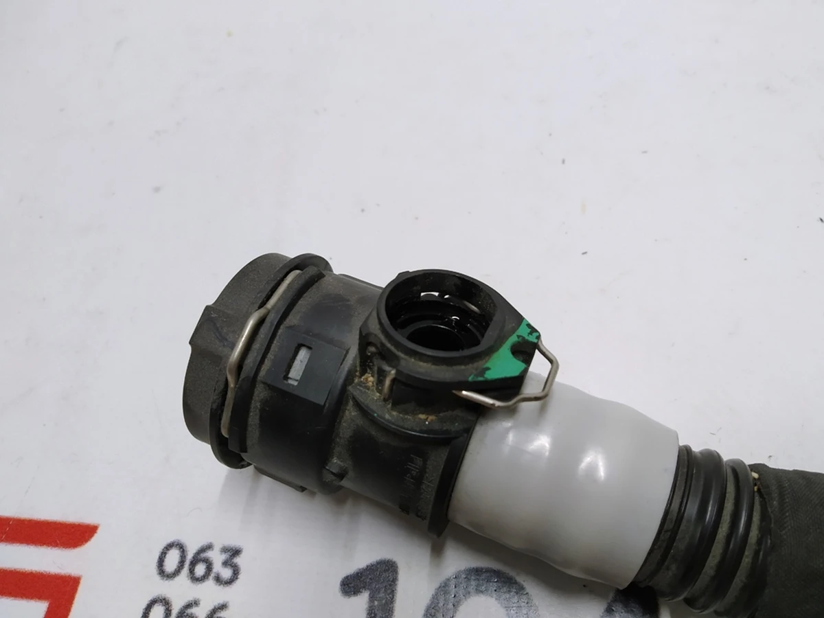 5 Патрубок системи охолодження основної батареї RWD Tesla model 3 1077592-77-F