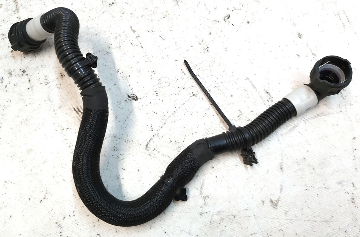 Патрубок системи охолодження заднього інвертора model Y 1077594-00-C