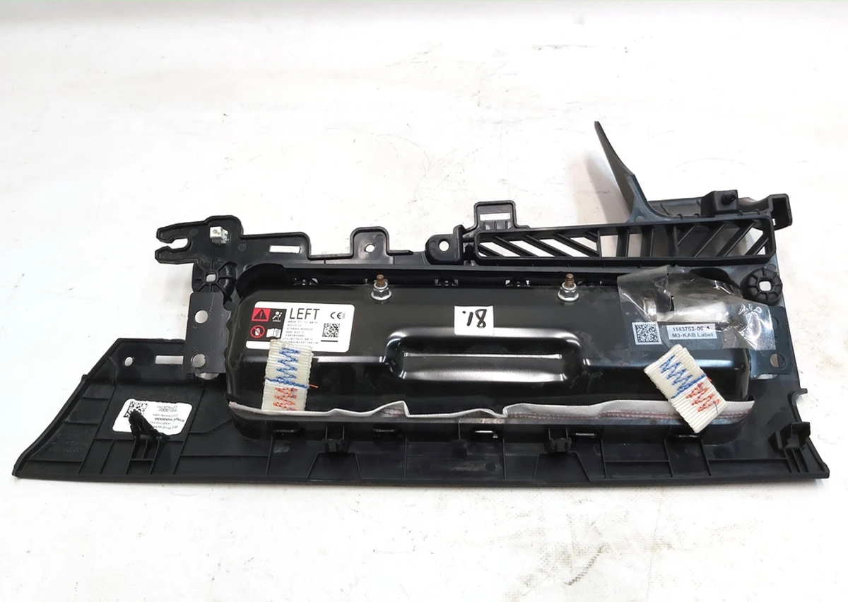 2 M3/MS/- KAB A/B, LH with panel assembly Tesla Model Y 1077825-00-D