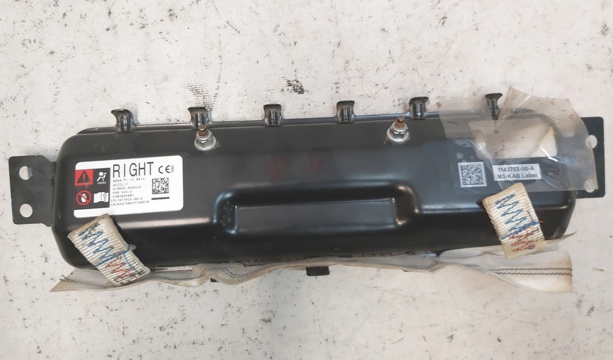 4 M3/MS/- KAB A/B, RH for restoration Tesla model 3, model Y 1077826-00-D