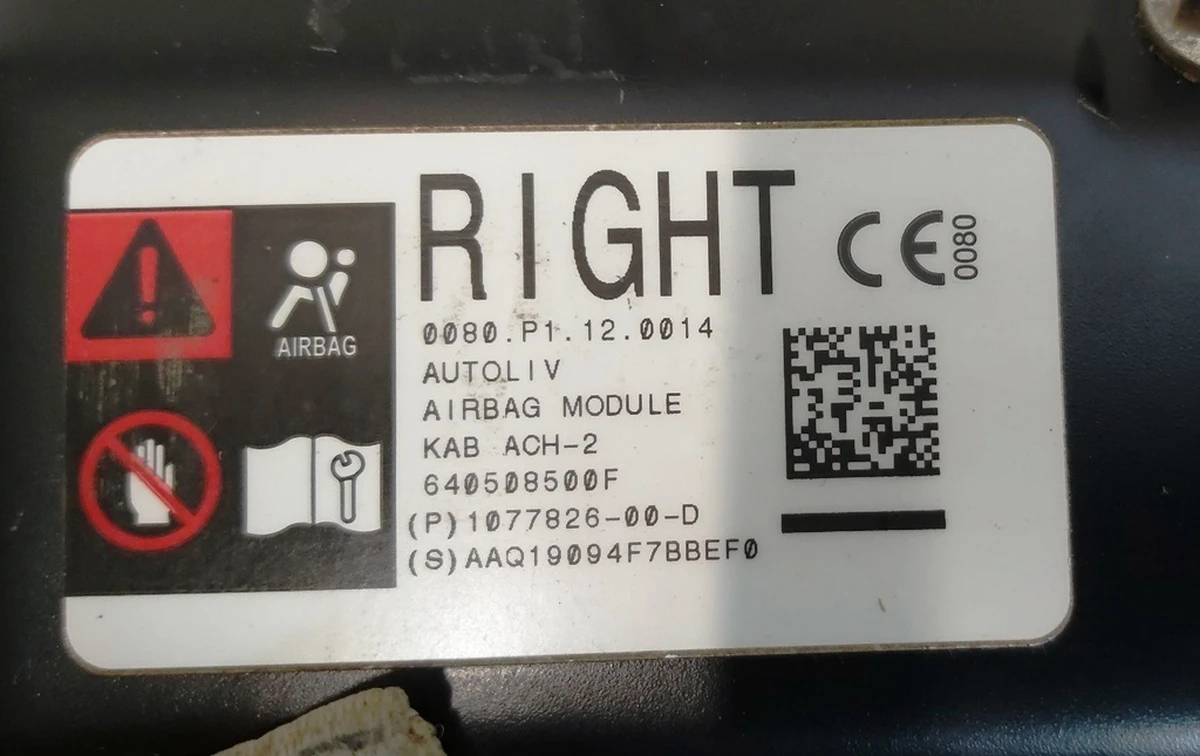 4 M3/MS/- KAB A/B, RH for restoration Tesla model 3, model Y 1077826-00-D