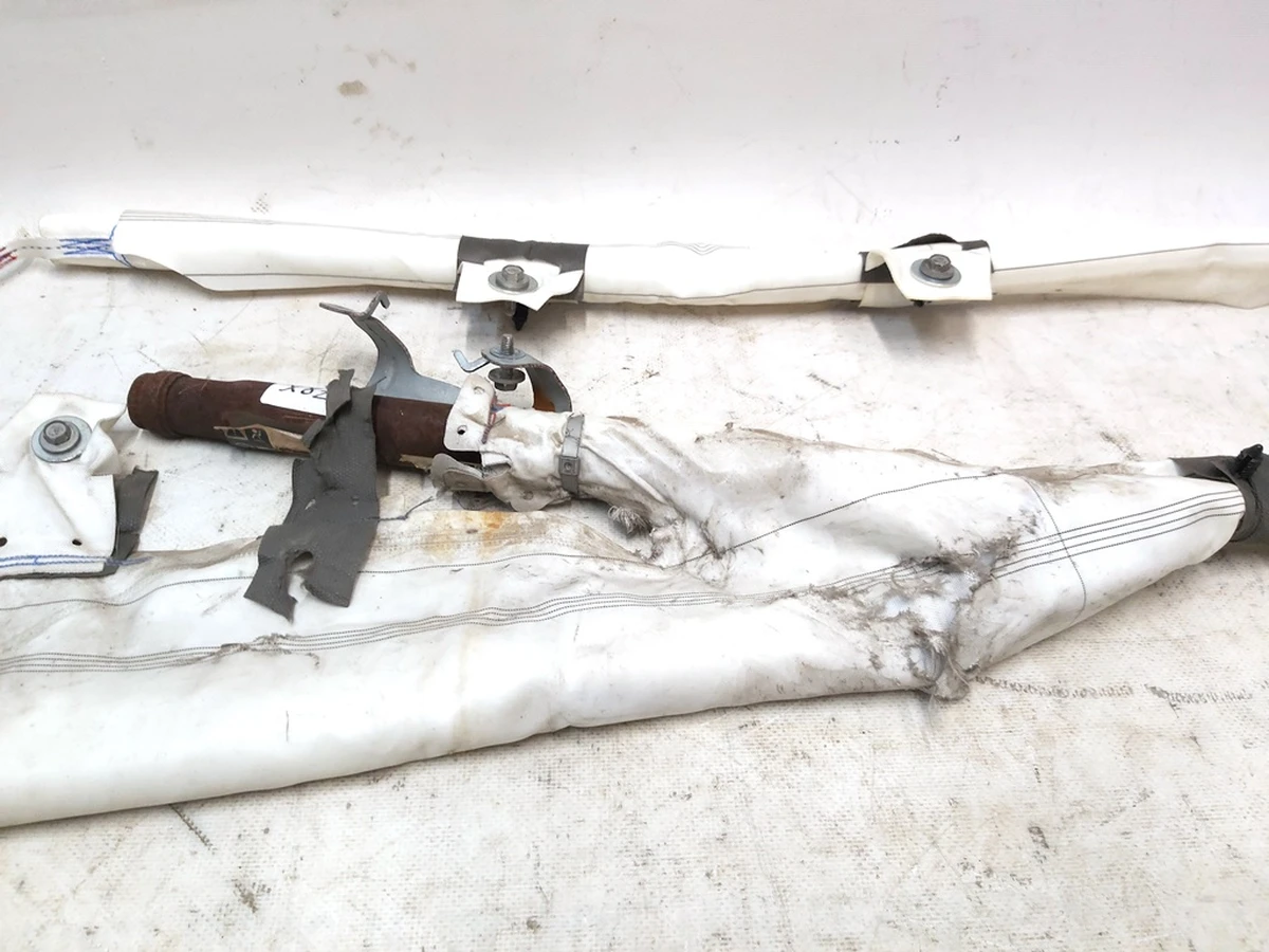 1 Подушка безопасности боковая левая (шторка) с повреждением Tesla model 3 1077827-00-E