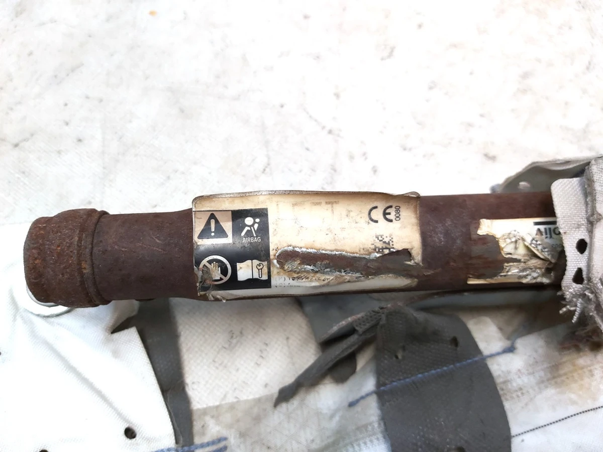 1 Подушка безопасности боковая левая (шторка) с повреждением Tesla model 3 1077827-00-E