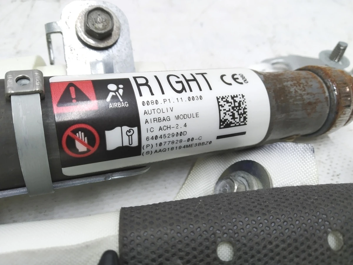 2 Подушка безопасности боковая правая (шторка) Tesla model 3 1077828-00-E