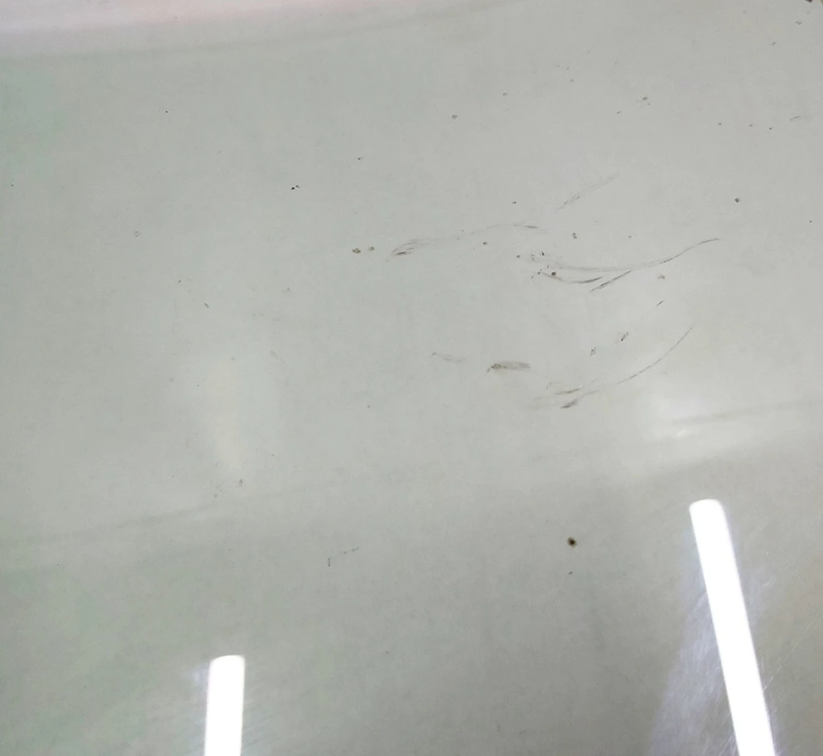 1 Стекло двери передней левой двойное в сборе с кронштейнами крепления с повреждением Tesla model 3 1077900-99-A