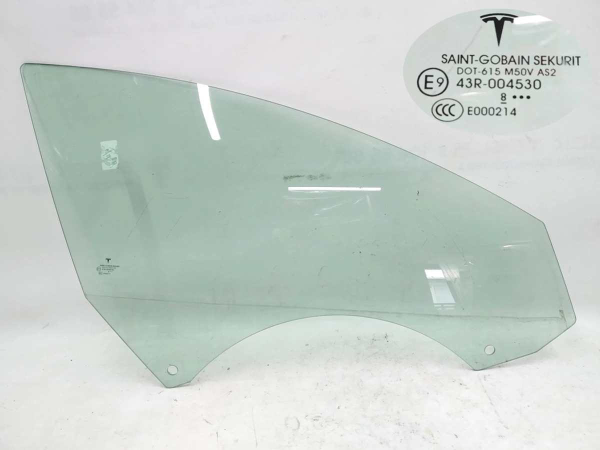 1 Скло дверей передньої правої Tesla model 3 1077901-99-A
