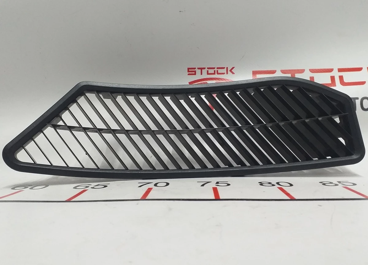 Решетка декоративная отделки боковой части багажника левой Tesla model X 1078355-00-A