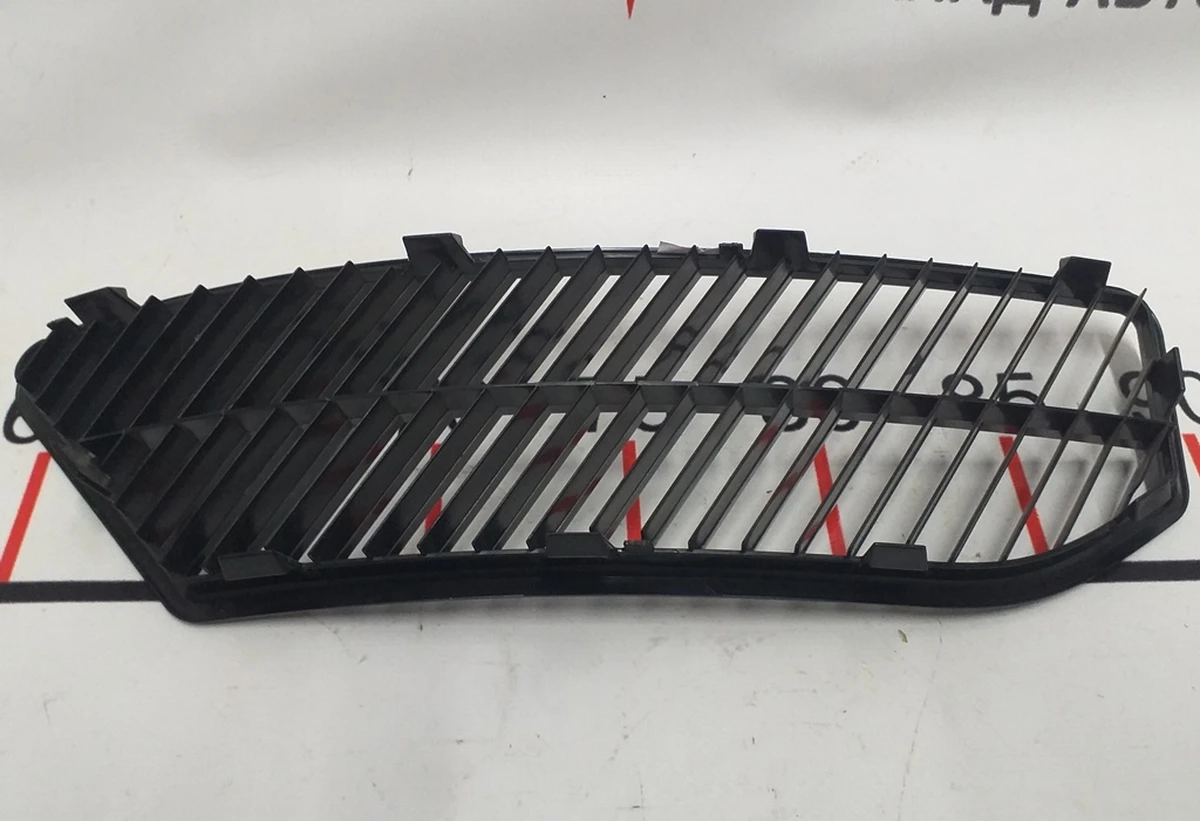 Решетка декоративная отделки боковой части багажника левой Tesla model X 1078355-00-A