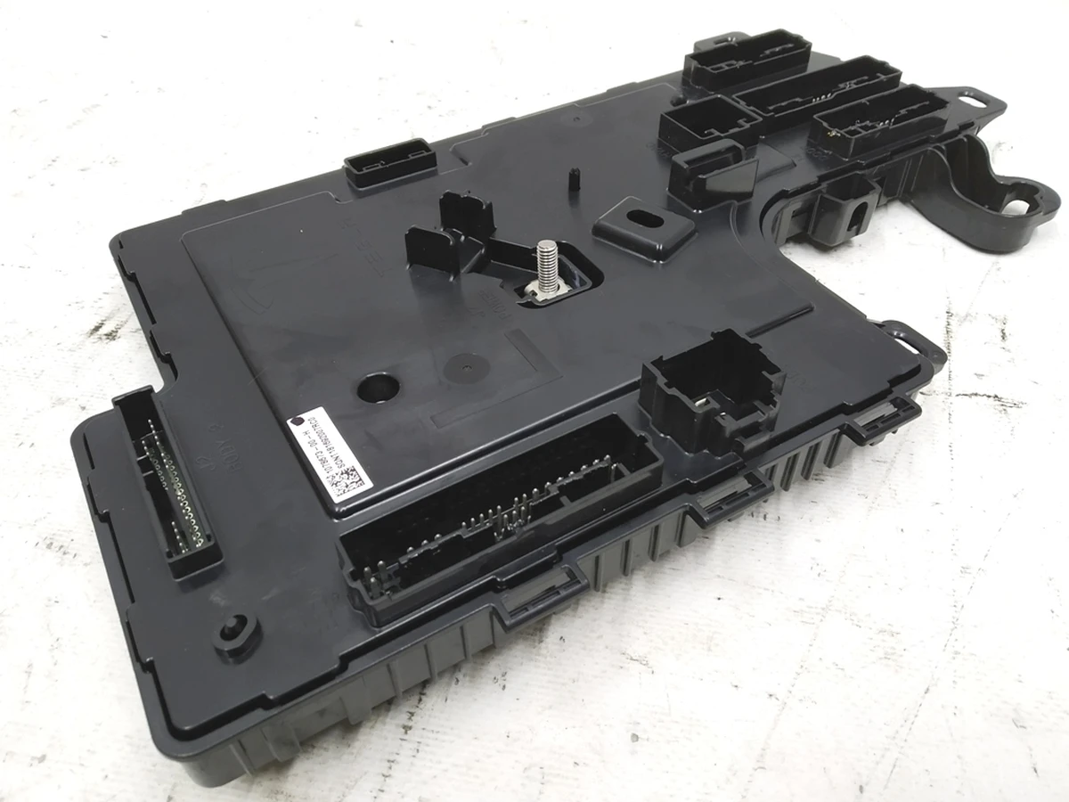 3 Body controller left side Tesla model 3 1078673-99-H
