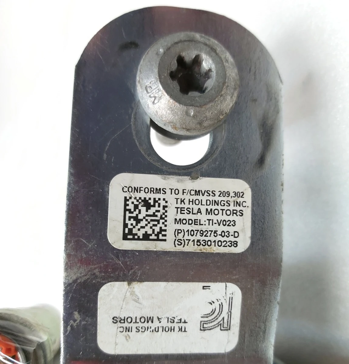 1 Ремінь безпеки передній водійський (під відновлення) Tesla model S REST 1079275-03-D