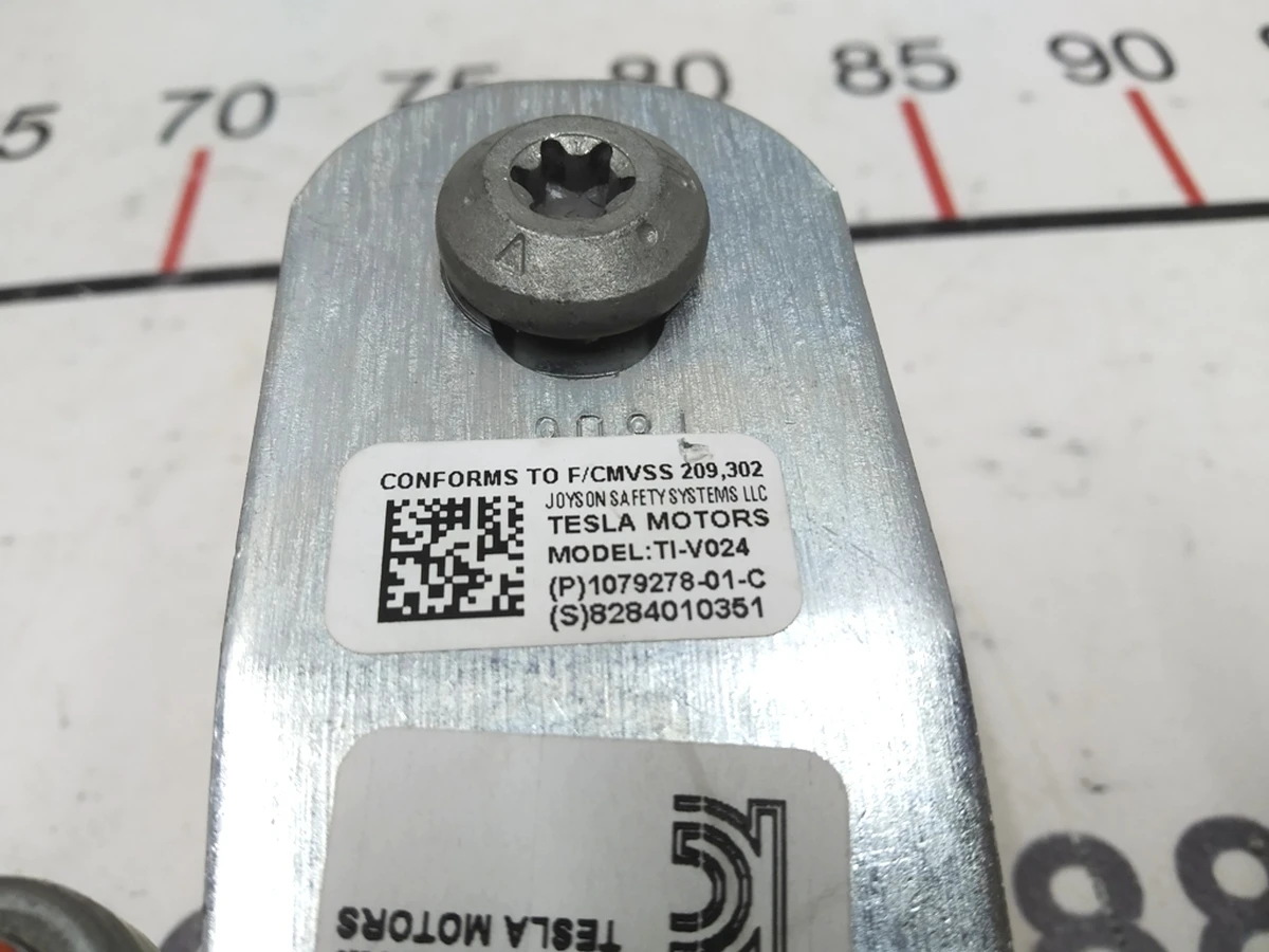 2 Ремінь безпеки передній пасажирський (під відновлення) Tesla model S REST 1079278-01-C