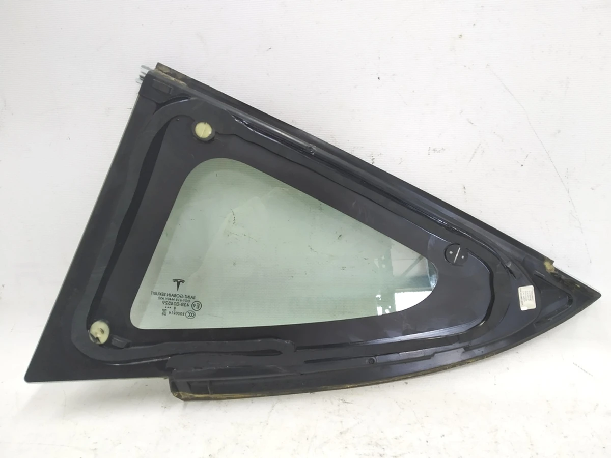 3 Rear right wing glass (window) with chrome Tesla model 3 1098758-00-G