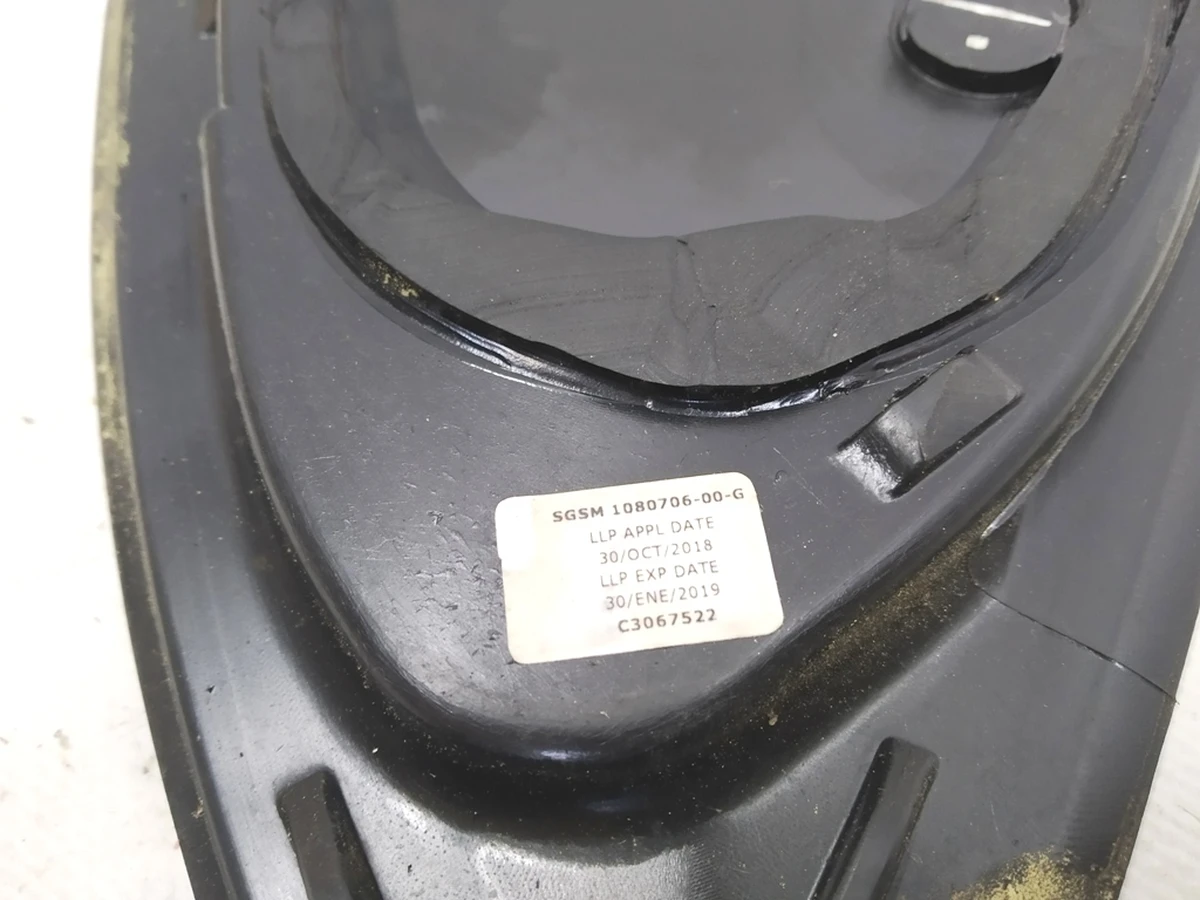 3 Rear right wing glass (window) with chrome Tesla model 3 1098758-00-G