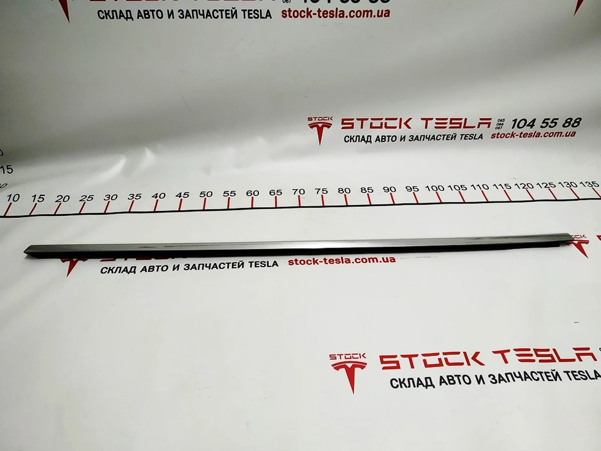 2 Молдинг наружный двери задней левой хром Tesla model 3 1080745-99-G