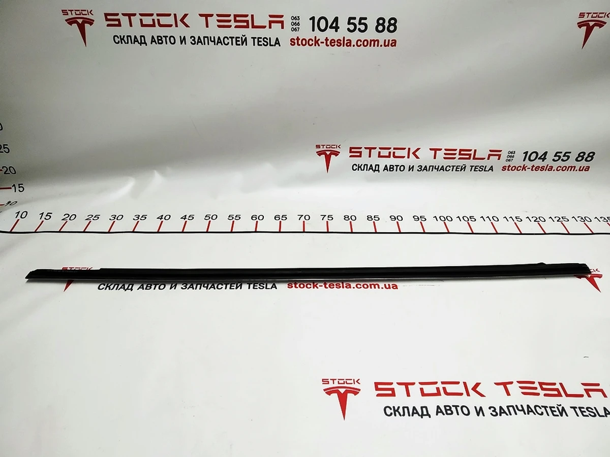 2 Молдинг наружный двери задней левой хром Tesla model 3 1080745-99-G