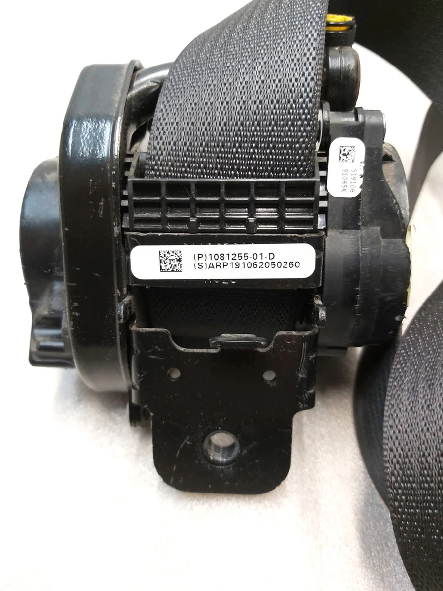 1 Ремень безопасности передний левый водительский (под восстановление) Tesla model 3 1081255-01-E