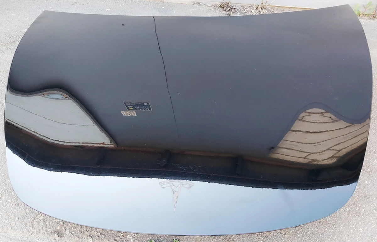 1 HOOD ASSY, MODEL 3, SOLID BLACK-PBSB (damaged) Tesla model 3 1081390-01-C