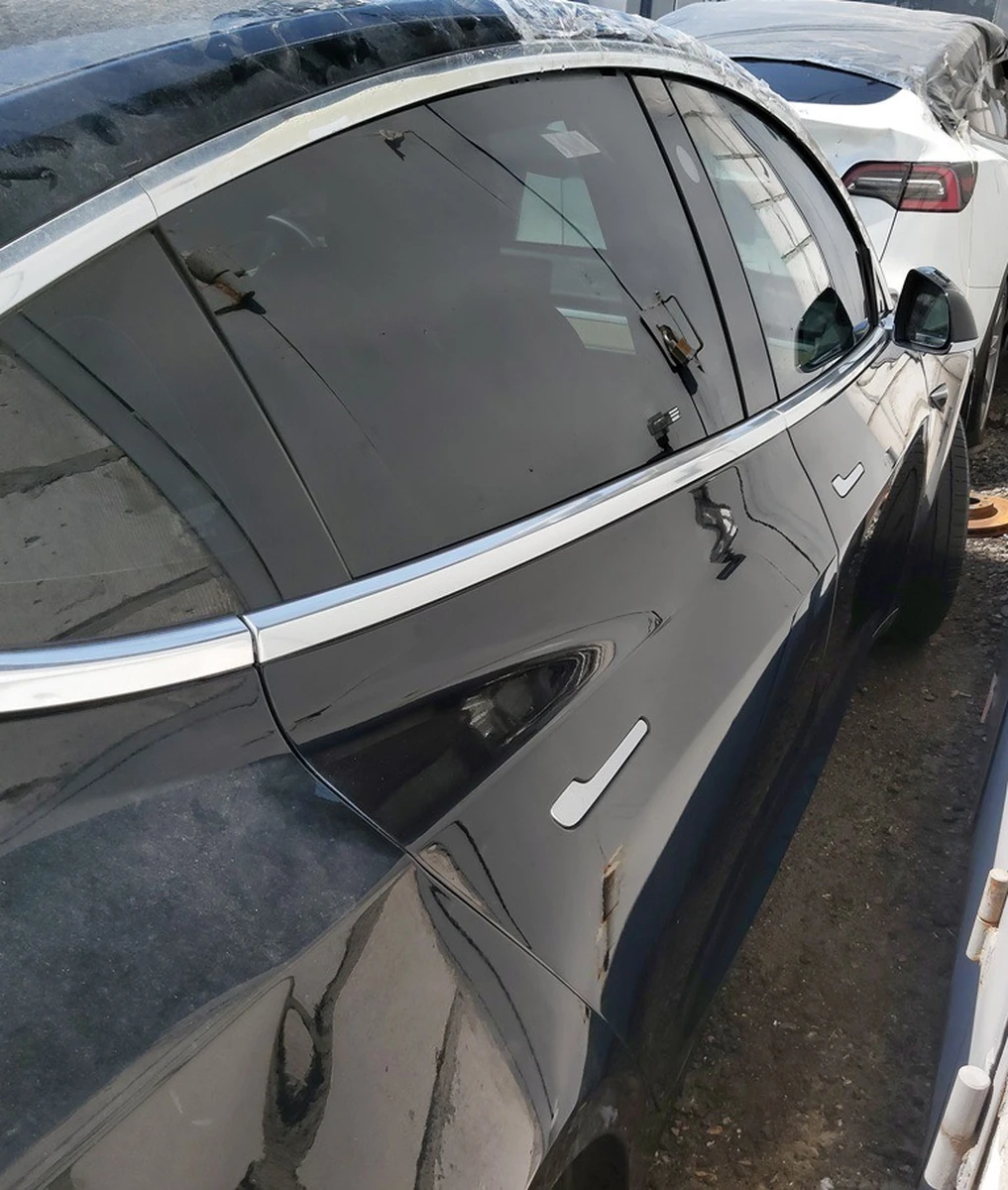 5 FR DOOR ASSY, RH, PBSB assembly Tesla model 3 1081420-01-C