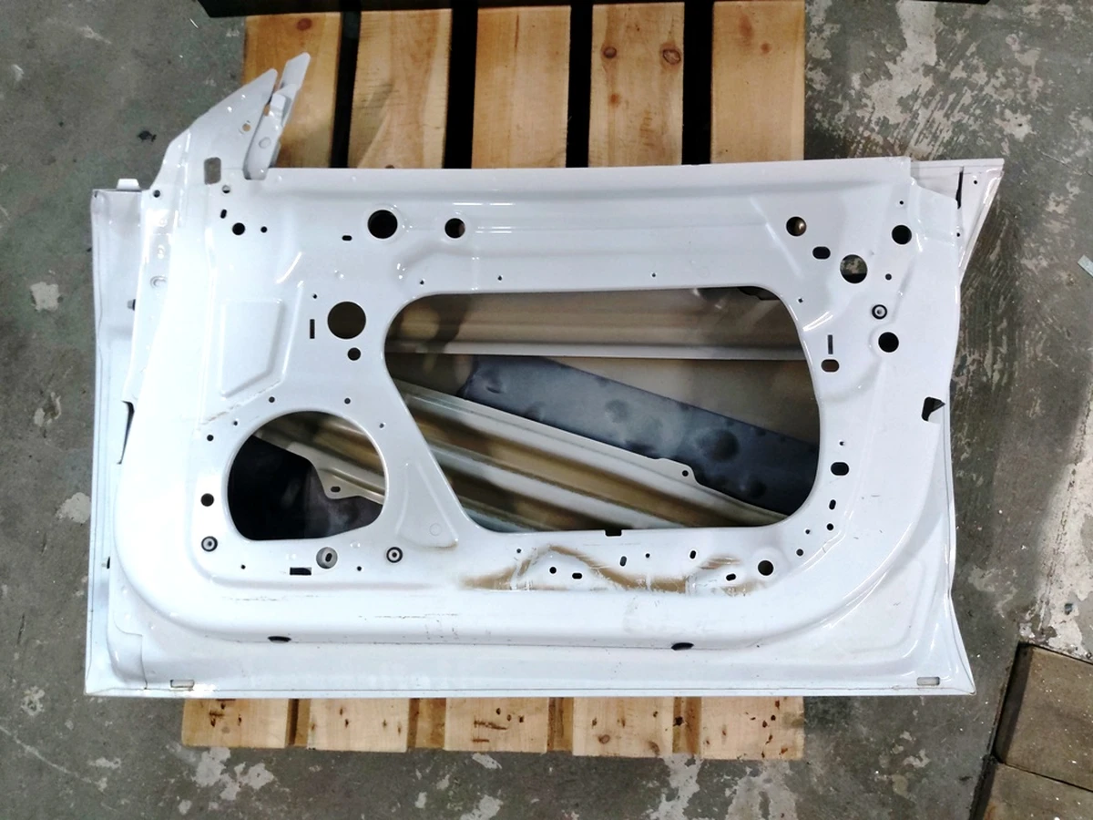 5 Front right door (metal) PPSW Tesla model 3 1081420-E0-C