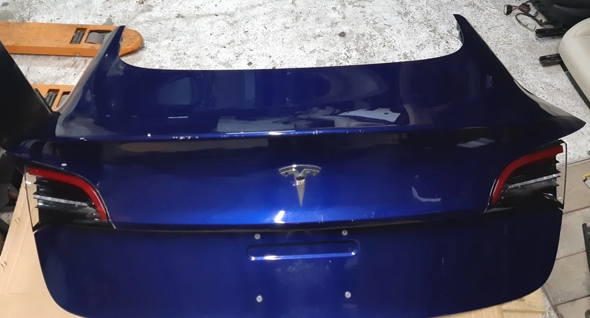 11 Trunk lid (lid) metal PPSB Tesla model 3 1081460-E0-D