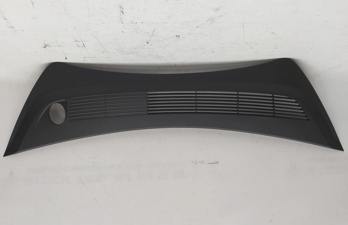 4 Подкапотный пластик бокса задний NEW с клипсами Tesla model 3 1081675-00-B