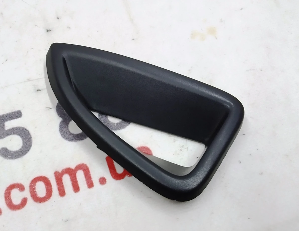 9 Накладка декоративная ремня безопасности двойного левого сиденья 2-го ряда левая BLACK Tesla model X 1081953-02-D